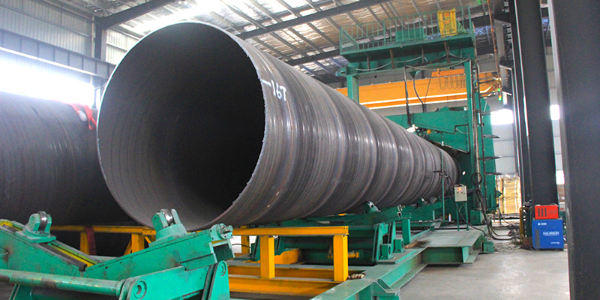 生產(chǎn)螺旋鋼管的原料有哪些？卷板和帶鋼哪個(gè)好？